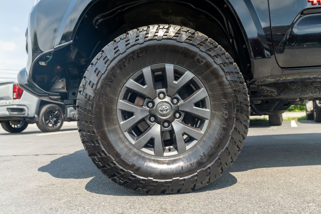 Used 2022 Toyota Tacoma SR5 Truck Double Cab