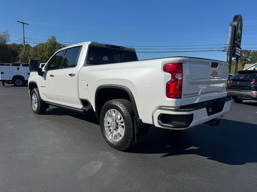 2022 Chevrolet Silverado 2500HD High Country photo 4