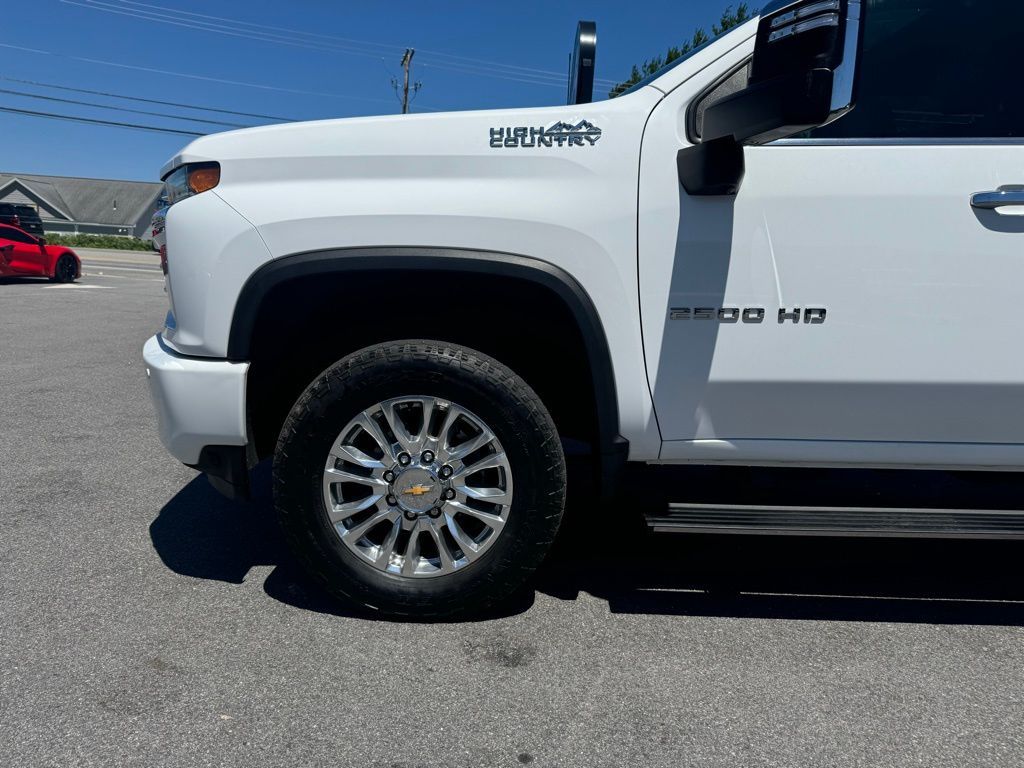 2023 Chevrolet Silverado 2500HD High Country photo 2