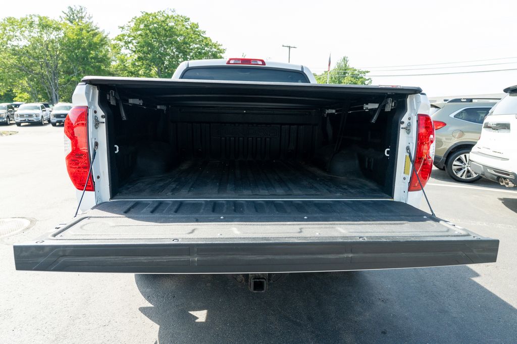 2019 Toyota Tundra SR5 - Photo 7