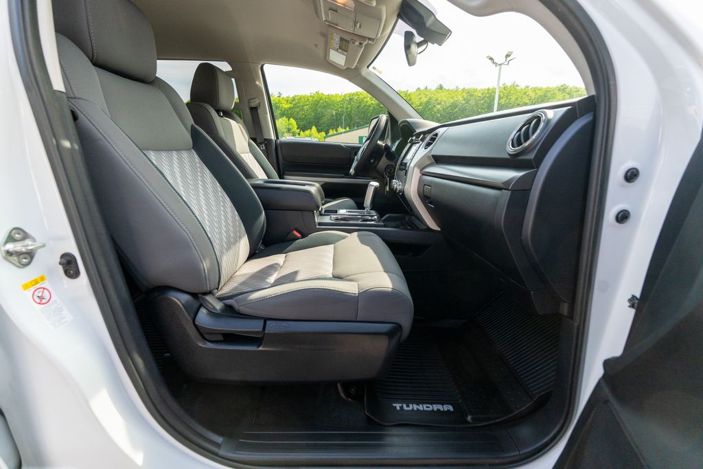 2019 Toyota Tundra SR5 - Photo 13