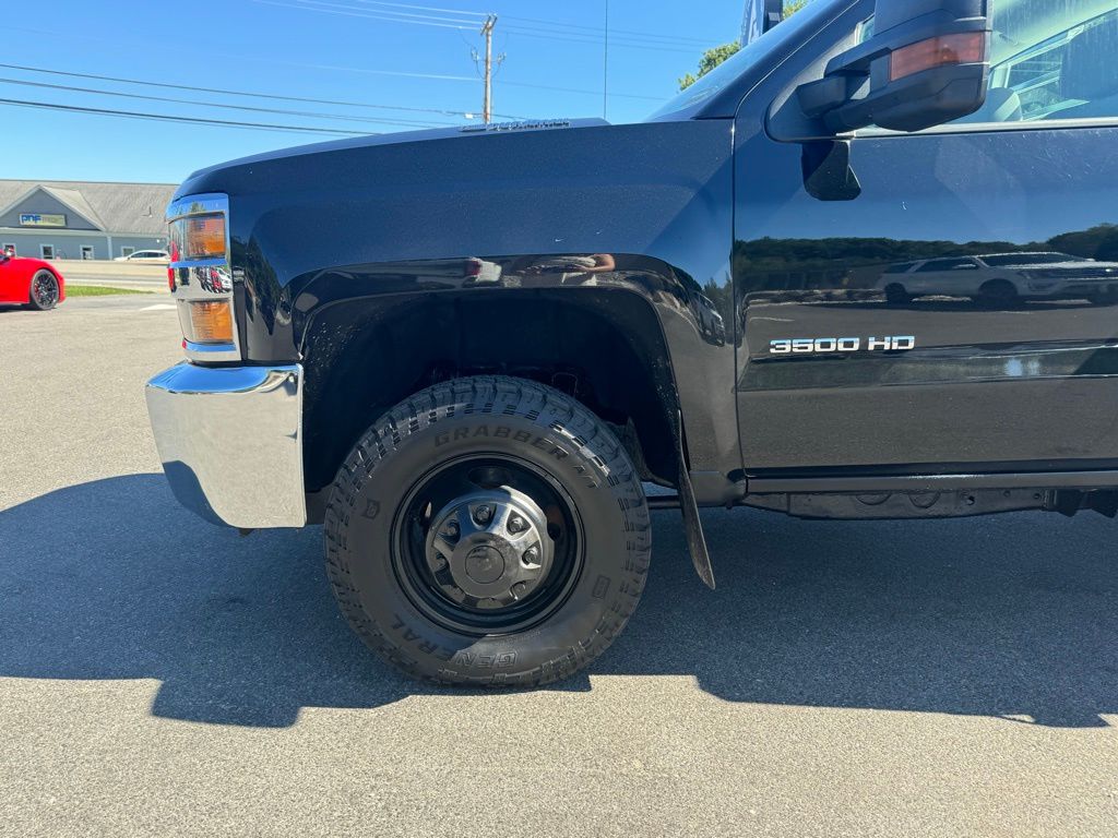 2017 Chevrolet Silverado 3500HD Work Truck photo 2