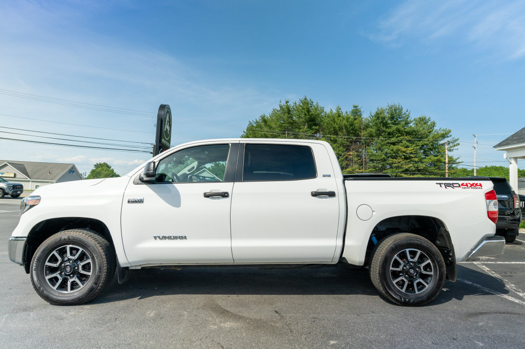 2019 Toyota Tundra SR5 - Photo 3