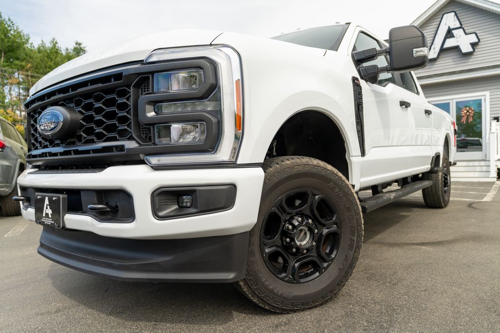 2023 Ford F-250 XL 4x4 Crew Cab 6-3/4' Box's photo