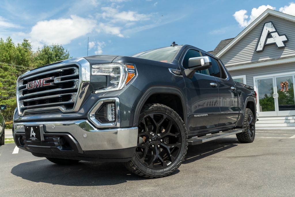 2021 GMC Sierra 4WD Crew Cab Short Box SLT's photo