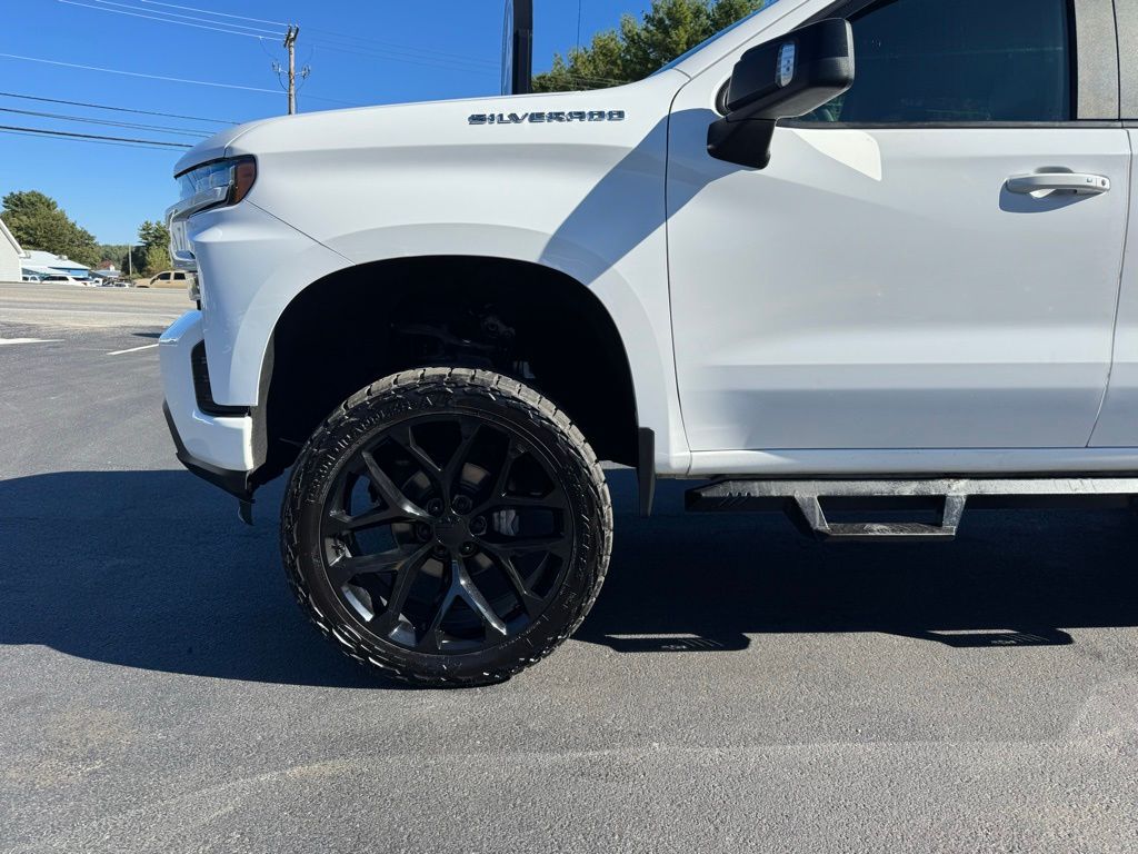 2019 Chevrolet Silverado 1500 RST photo 2