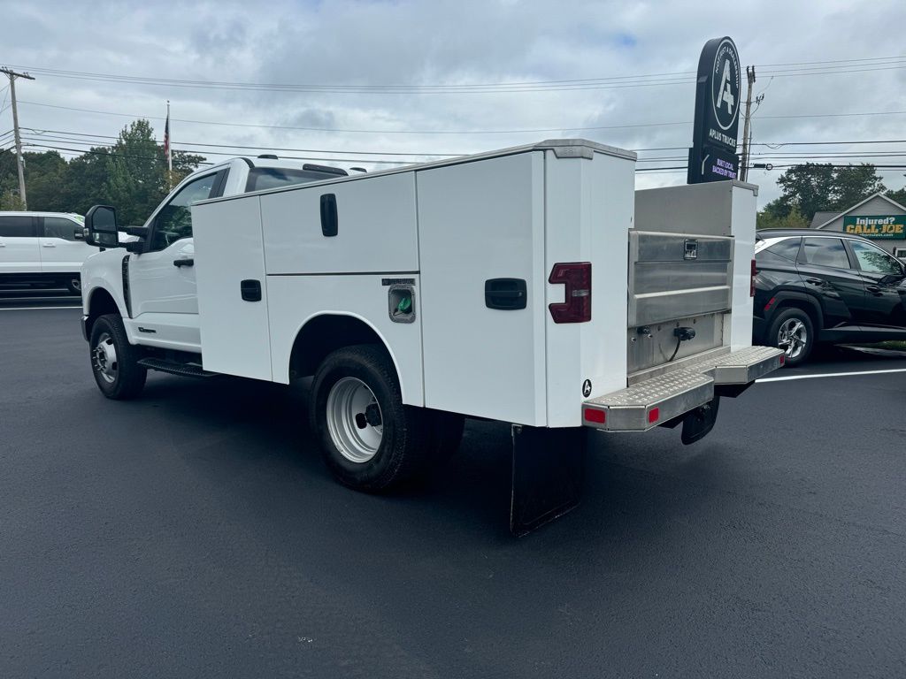 2025 Ford F-350 XL photo 4