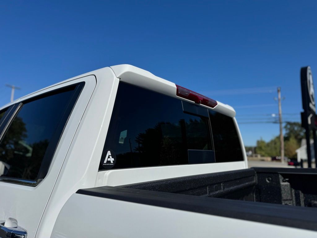 2025 Chevrolet Silverado 2500HD LT photo 4