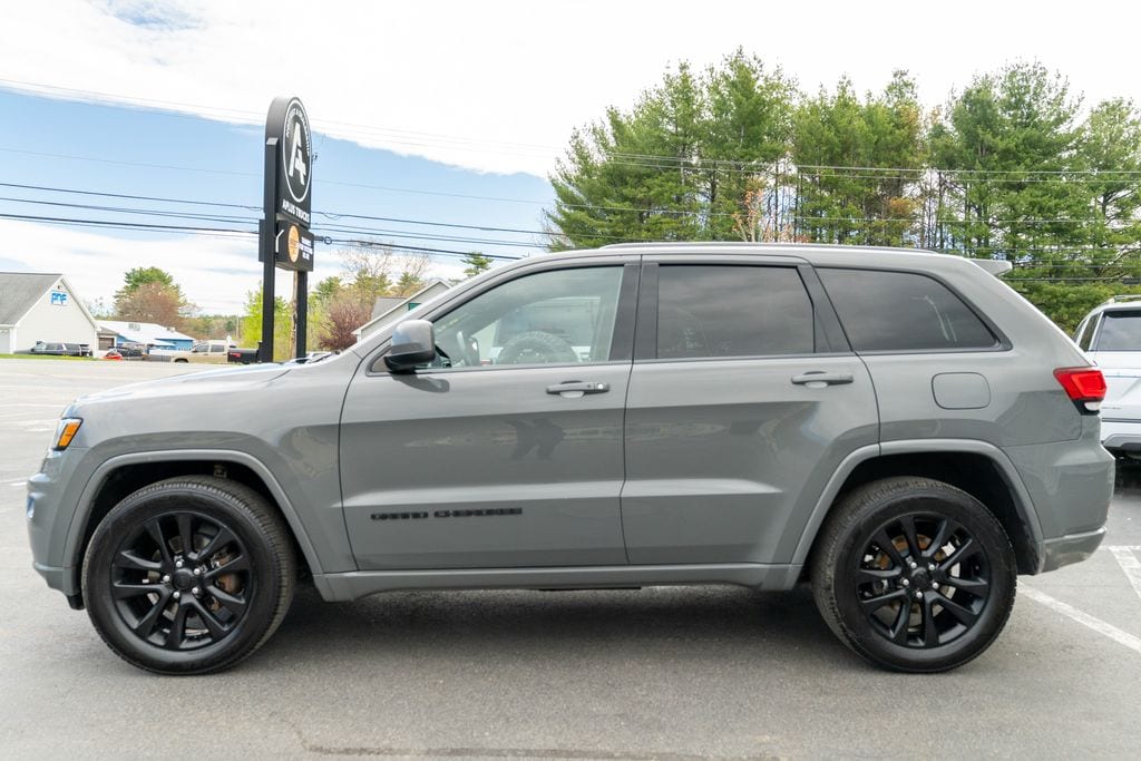 Used 2019 Jeep Grand Cherokee Altitude SUV
