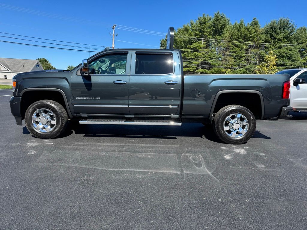 2019 Gmc Sierra HD Denali photo 3