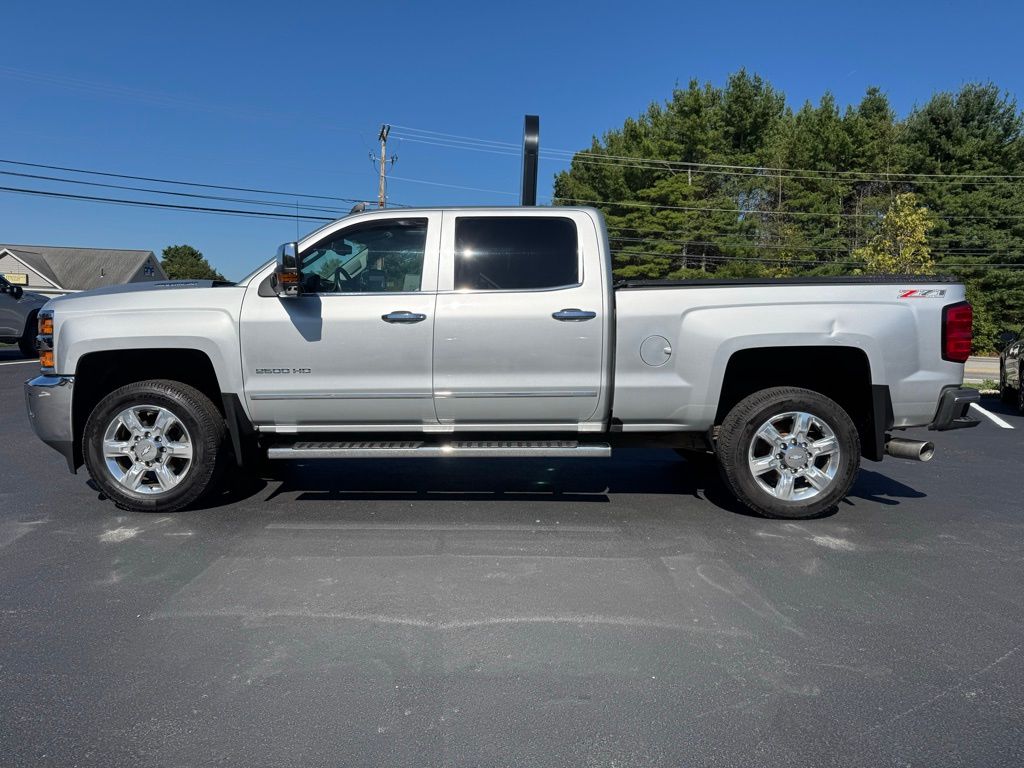 2017 Chevrolet Silverado 2500HD LTZ photo 3