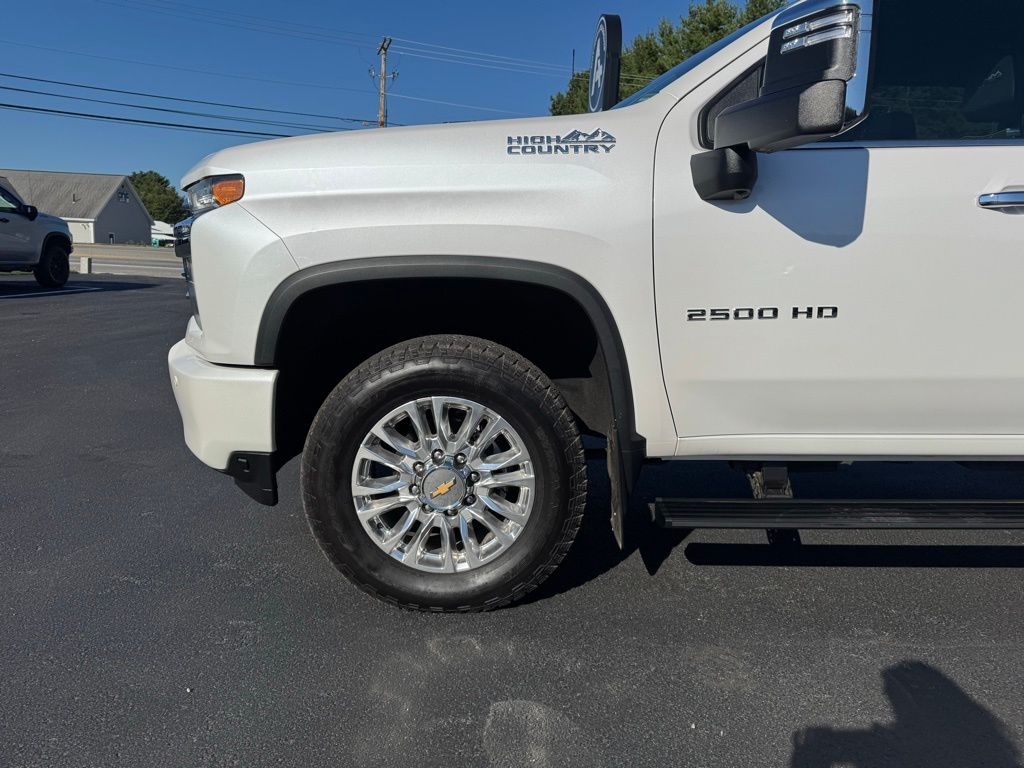 2022 Chevrolet Silverado 2500HD High Country photo 2