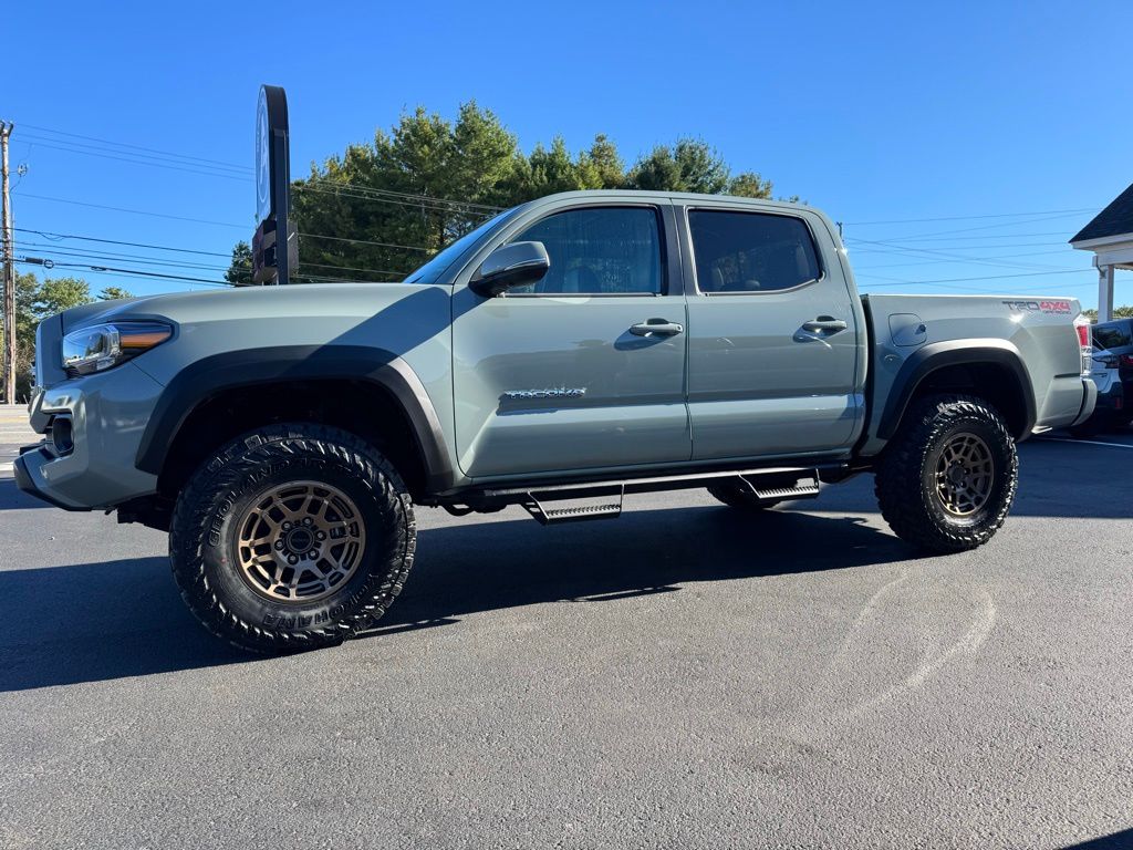 2023 Toyota Tacoma TRD Off-Road V6 photo 3