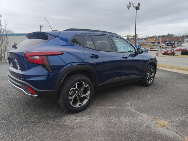 2024 Chevrolet Trax LT's photo