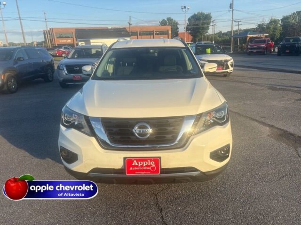 Used 2017 Nissan Pathfinder SV