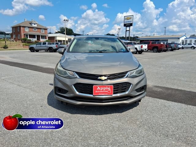 Used 2018 Chevrolet Cruze LT with VIN 1G1BE5SM9J7105452 for sale in Altavista, VA