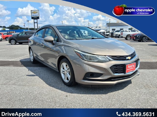 Used 2018 Chevrolet Cruze LT with VIN 1G1BE5SM9J7105452 for sale in Altavista, VA