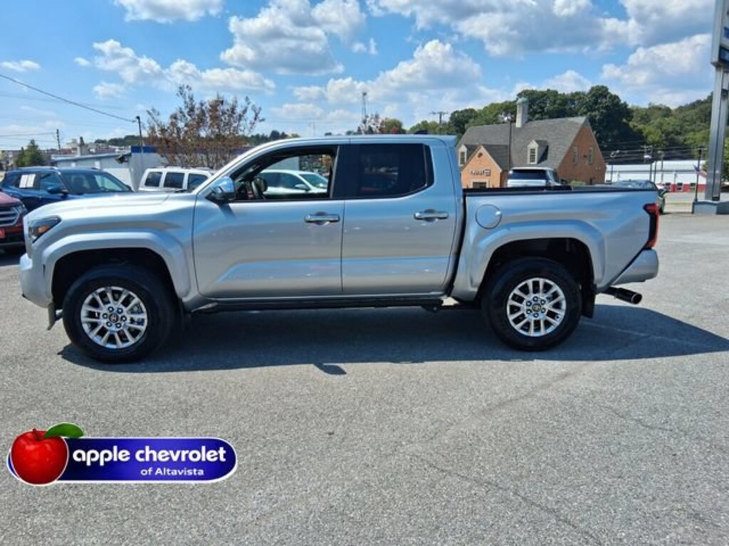 Used 2026 Toyota Tacoma 4WD SR5