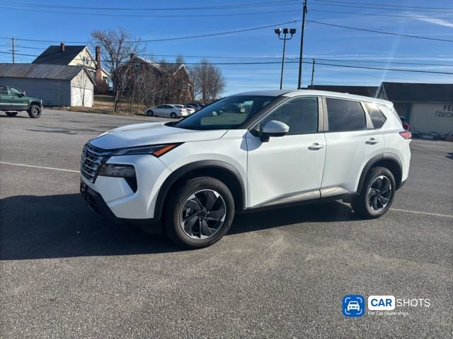 2025 Nissan Rogue SV's photo