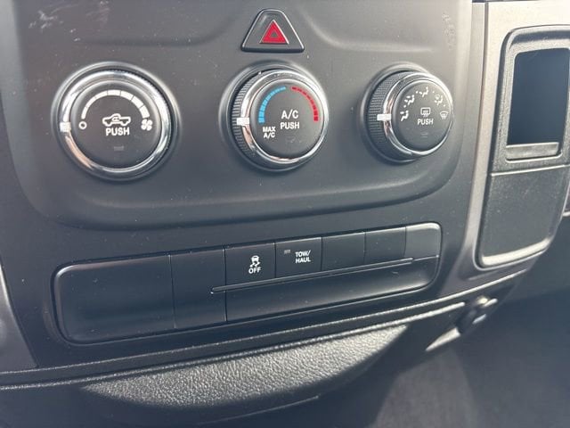 2024 RAM Ram 1500 Classic SLT - Photo 17