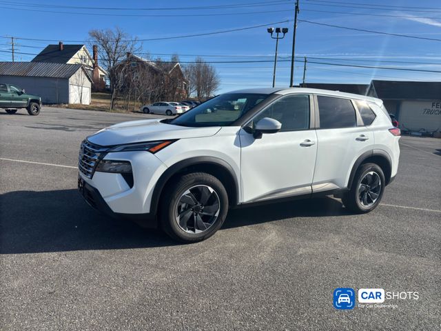 2025 Nissan Rogue SV's photo