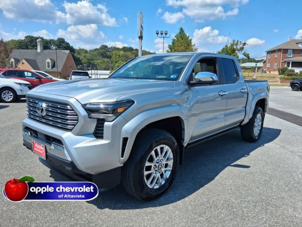 Used 2026 Toyota Tacoma 4WD SR5