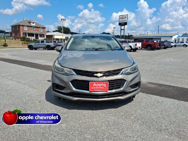 Used 2018 Chevrolet Cruze LT with VIN 1G1BE5SM9J7105452 for sale in Altavista, VA