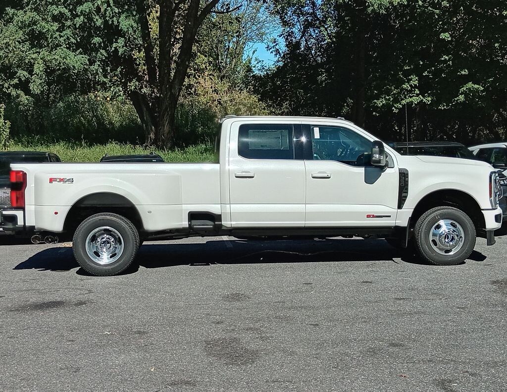 New 2027 Ford F-350SD Platinum Truck