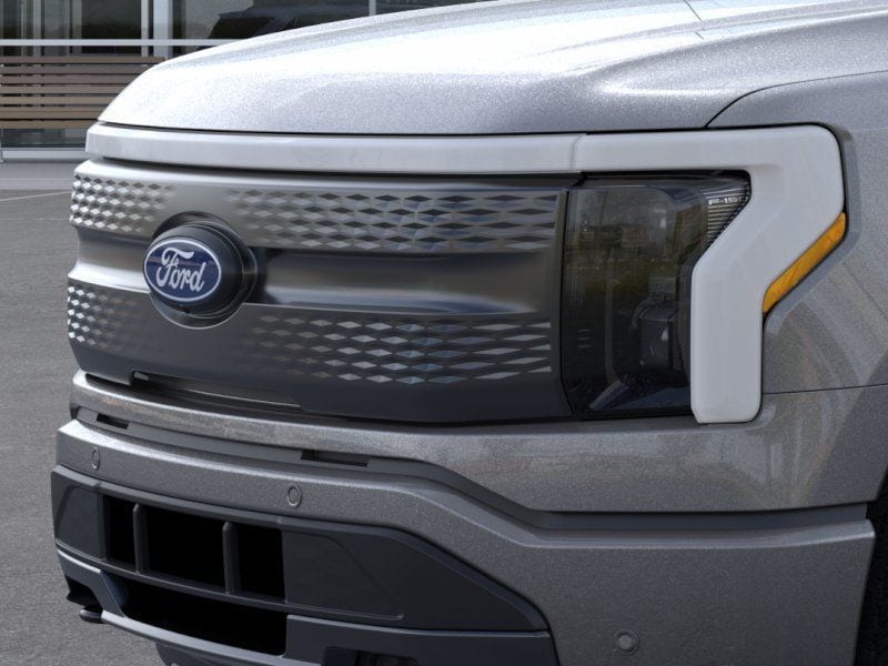 2025 Ford F-150 Lightning Flash - Photo 17