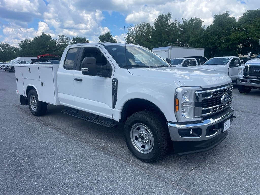 New 2026 Ford F-350SD XL Chassis