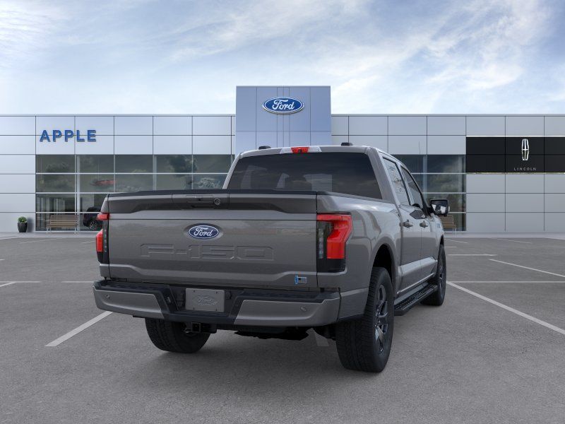 2025 Ford F-150 Lightning Flash - Photo 8