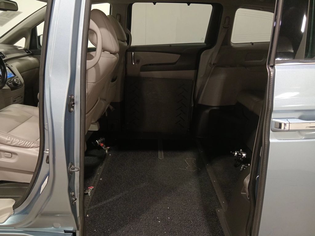 2014 Honda Odyssey Touring Elite - Photo 16