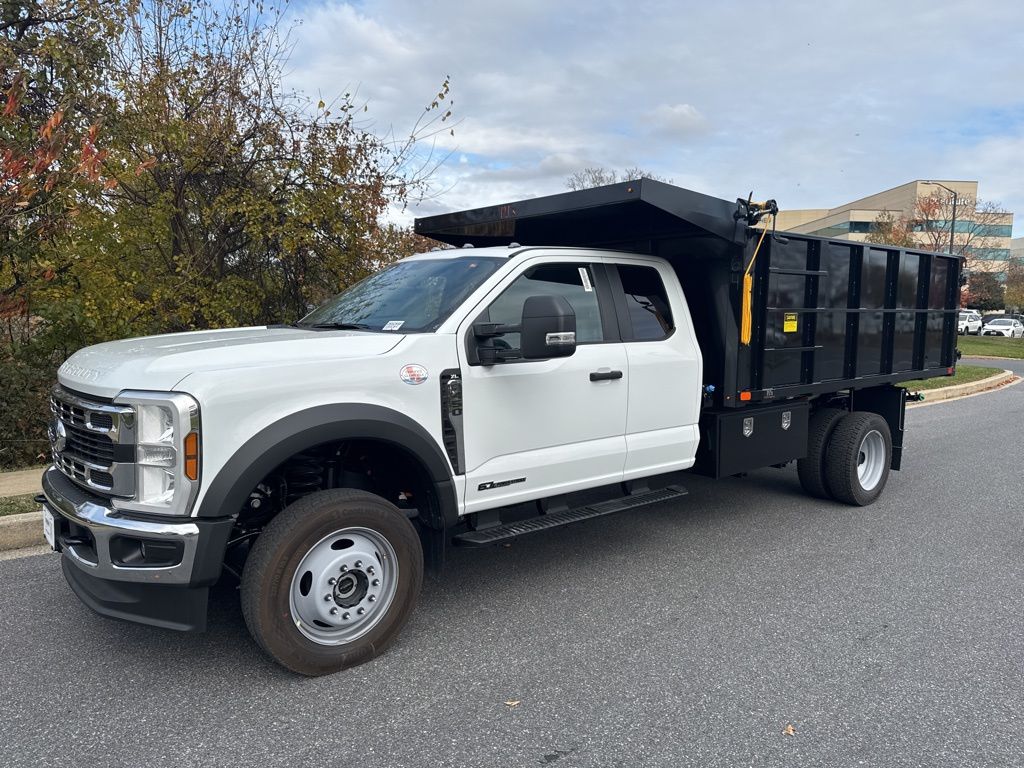 2026 Ford F-450 Super Duty Chassis Cab XL's photo