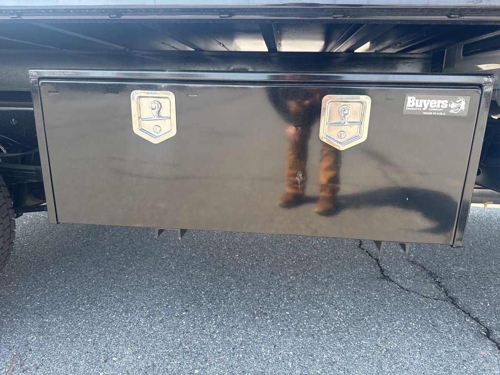 2025 Ford F-450 Super Duty Chassis Cab XL - Photo 11