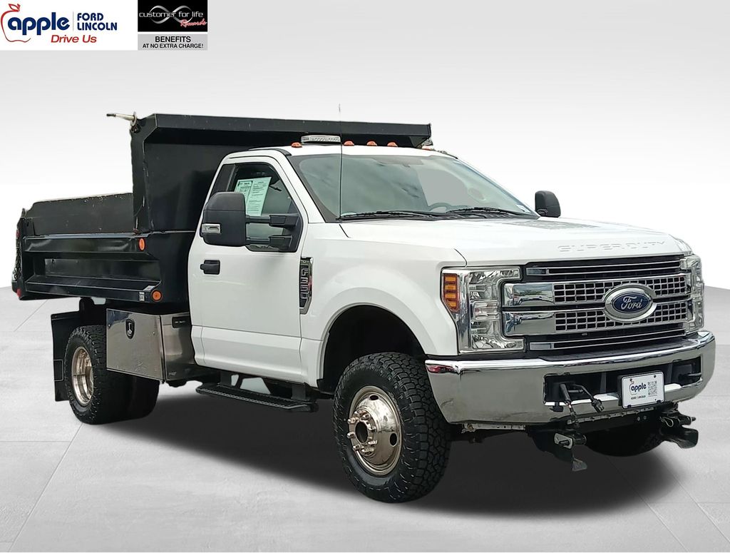 2019 Ford F-350 Super Duty Chassis Cab XL