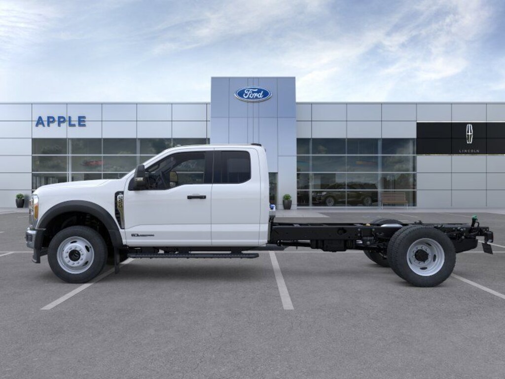 New 2026 Ford F-450SD Chassis