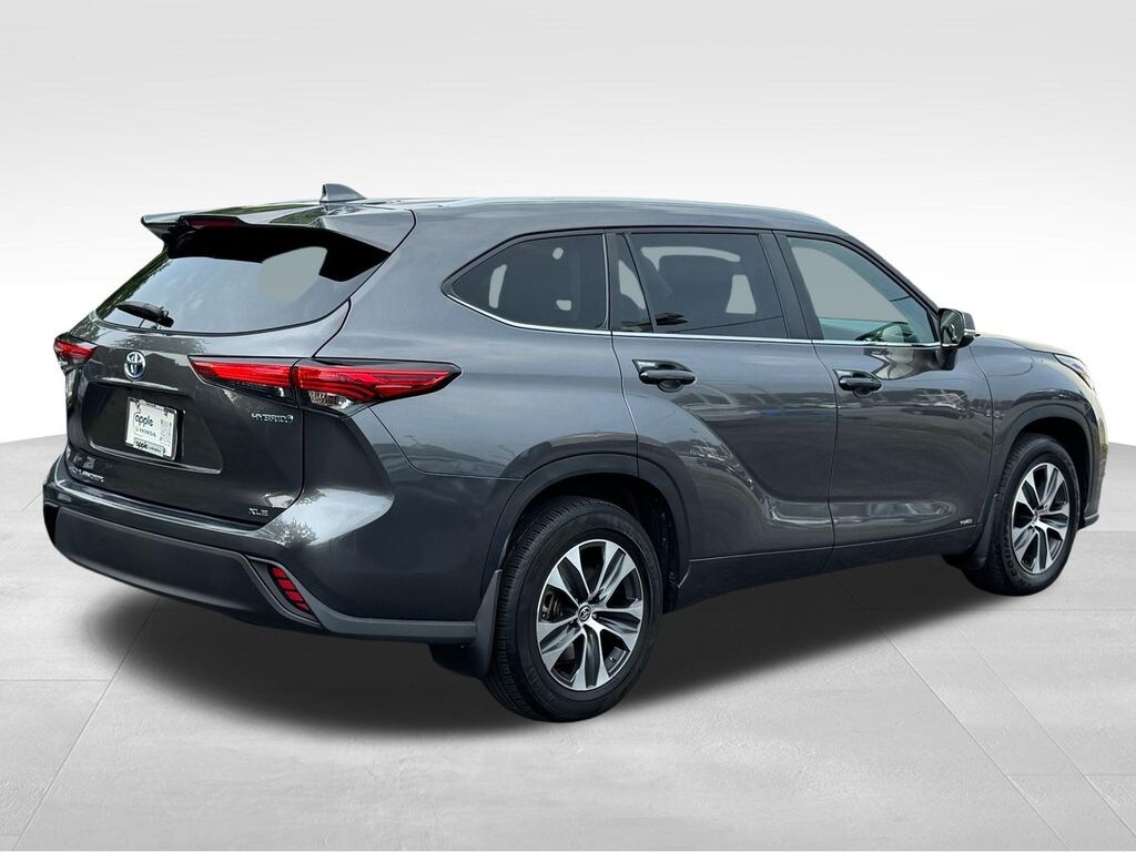 Used 2023 Toyota Highlander Hybrid XLE SUV
