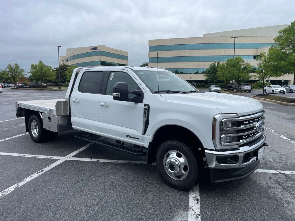 New 2026 Ford F-350SD Lariat Chassis