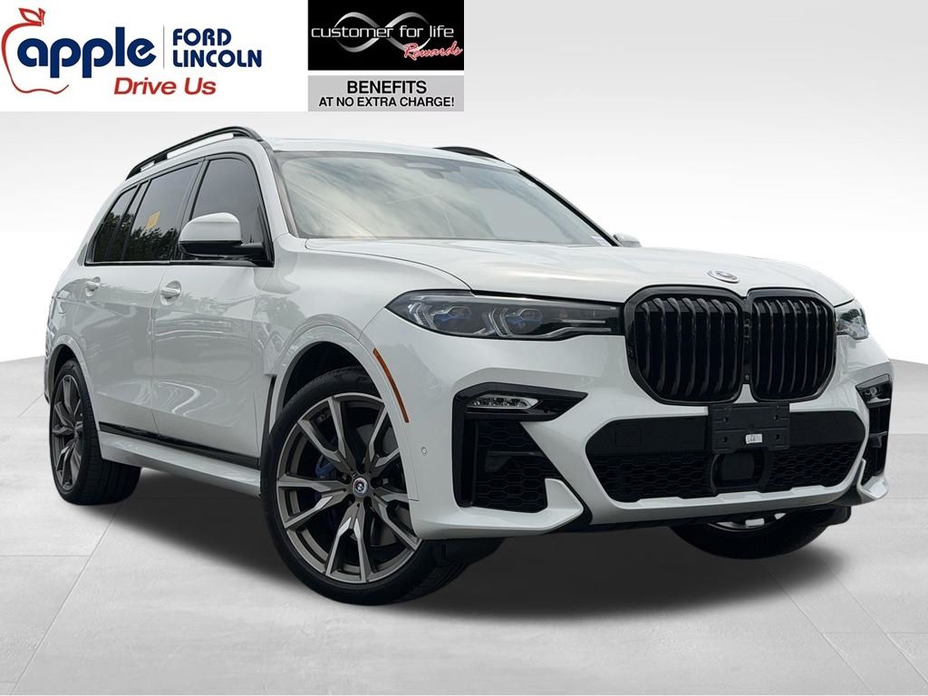 2022 BMW X7 M50i's photo