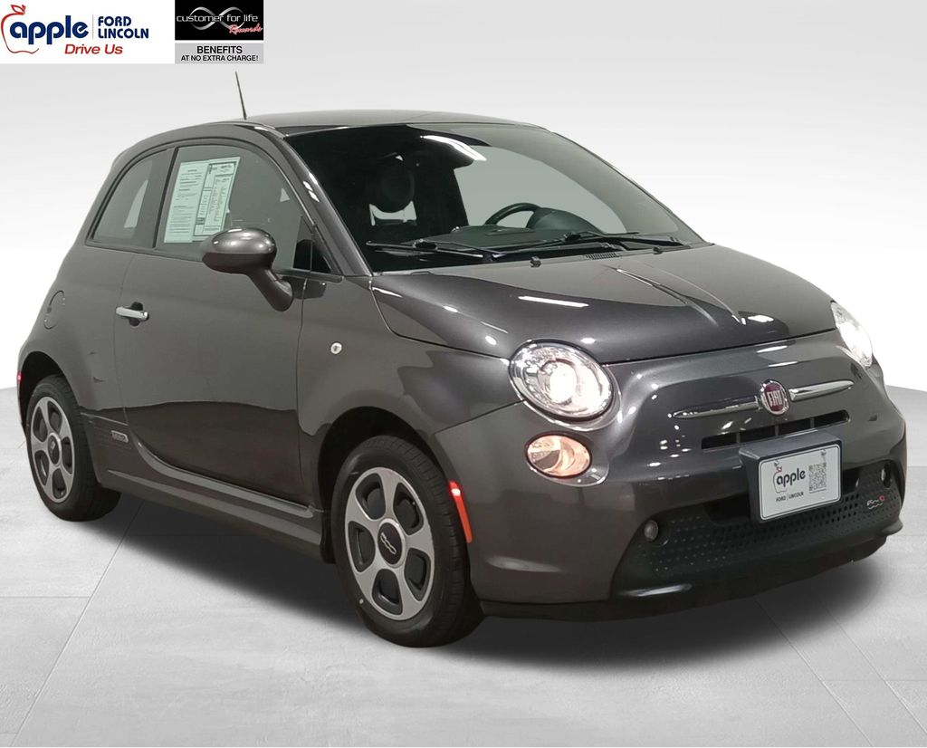 2017 FIAT 500e Battery Electric's photo