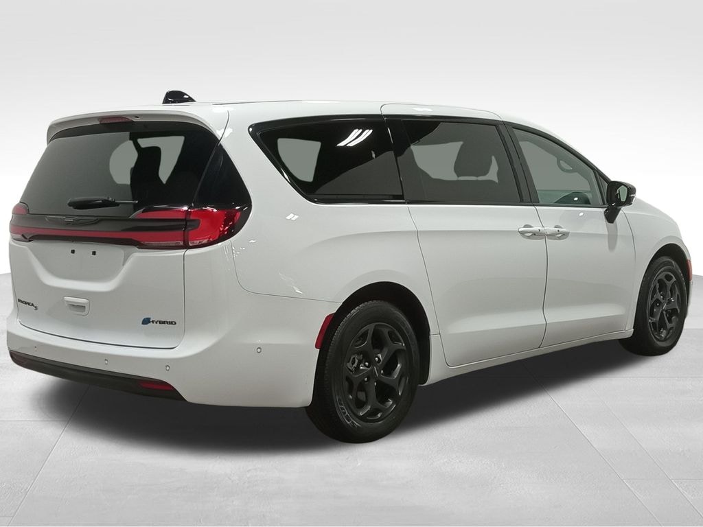 Certified 2024 Chrysler Pacifica Hybrid Select S Appearance Minivan/Van