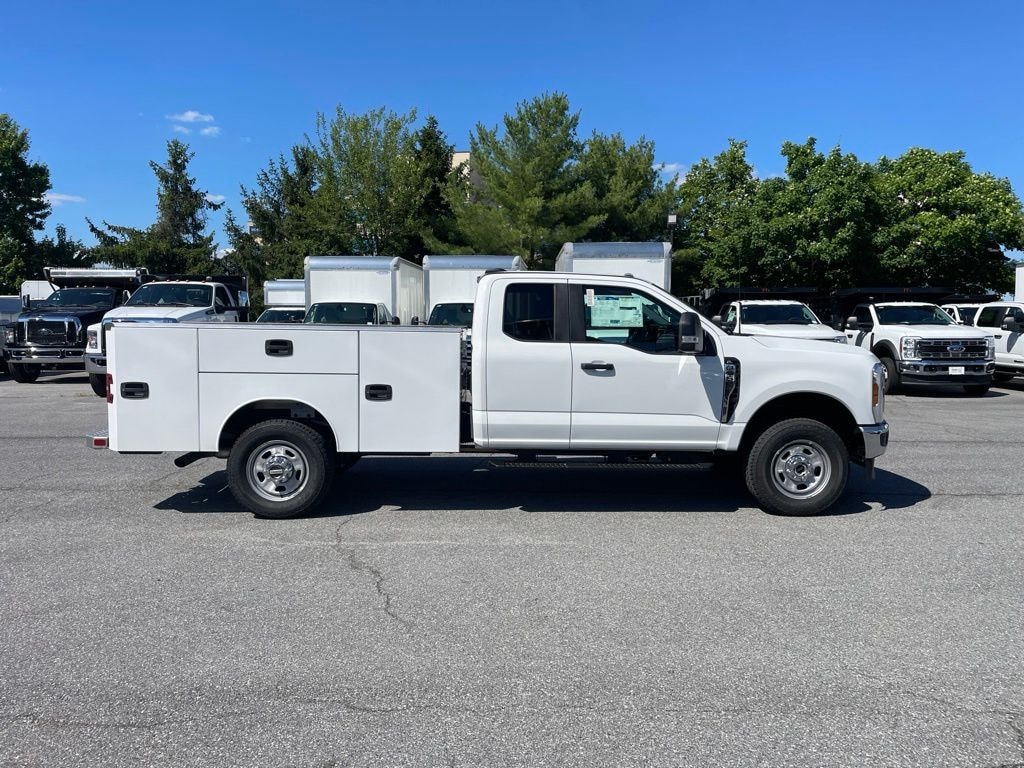 New 2026 Ford F-350SD XL Chassis