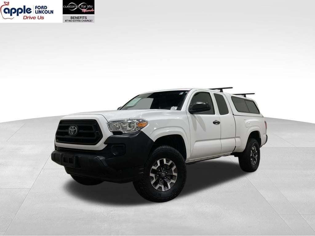 2022 Toyota Tacoma SR's photo
