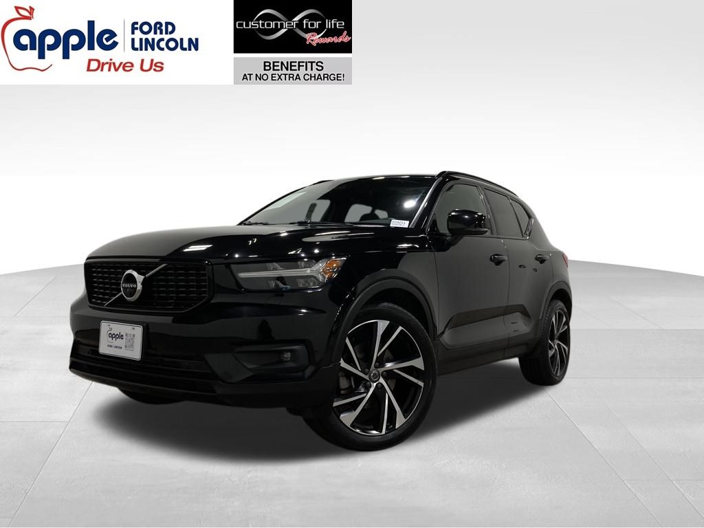 2021 Volvo XC40 R-Design's photo