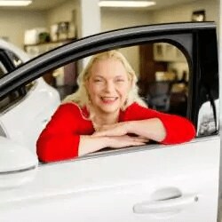 Staff member Lisa Macek from 7a43714fabe1