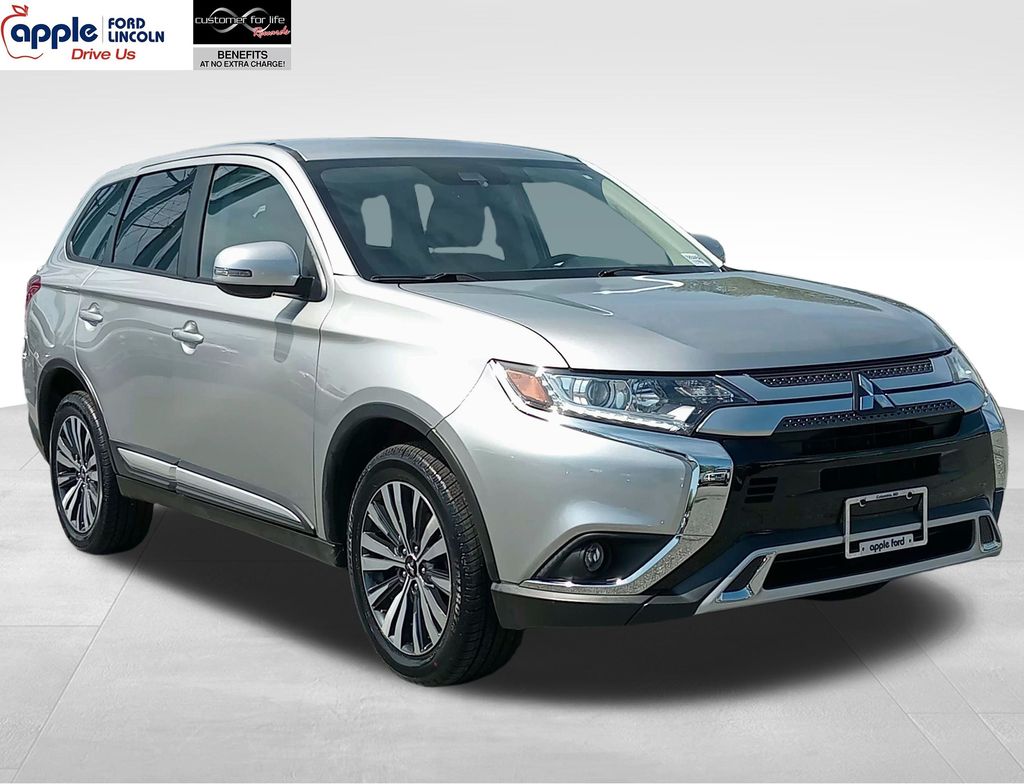 2020 Mitsubishi Outlander SE