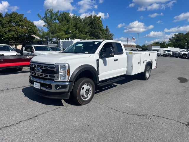 2025 Ford F-550 Super Duty Chassis Cab XL's photo