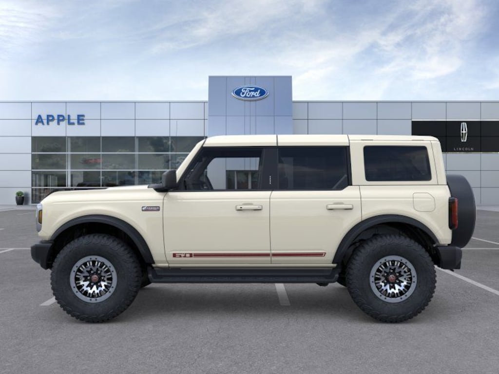 New 2026 Ford Bronco Outer Banks SUV