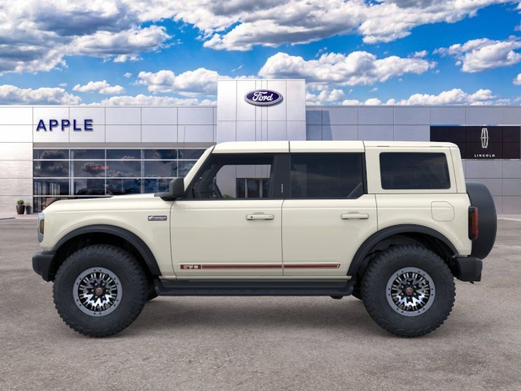 New 2026 Ford Bronco Outer Banks SUV