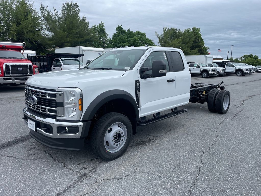 2026 Ford F-450 XL 4x4 SuperCab 192-In DRW's photo